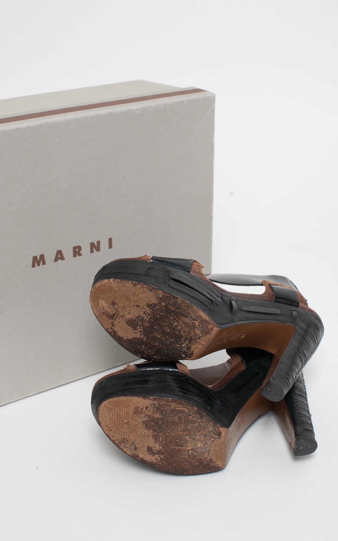 Zapatos con tacón de madera