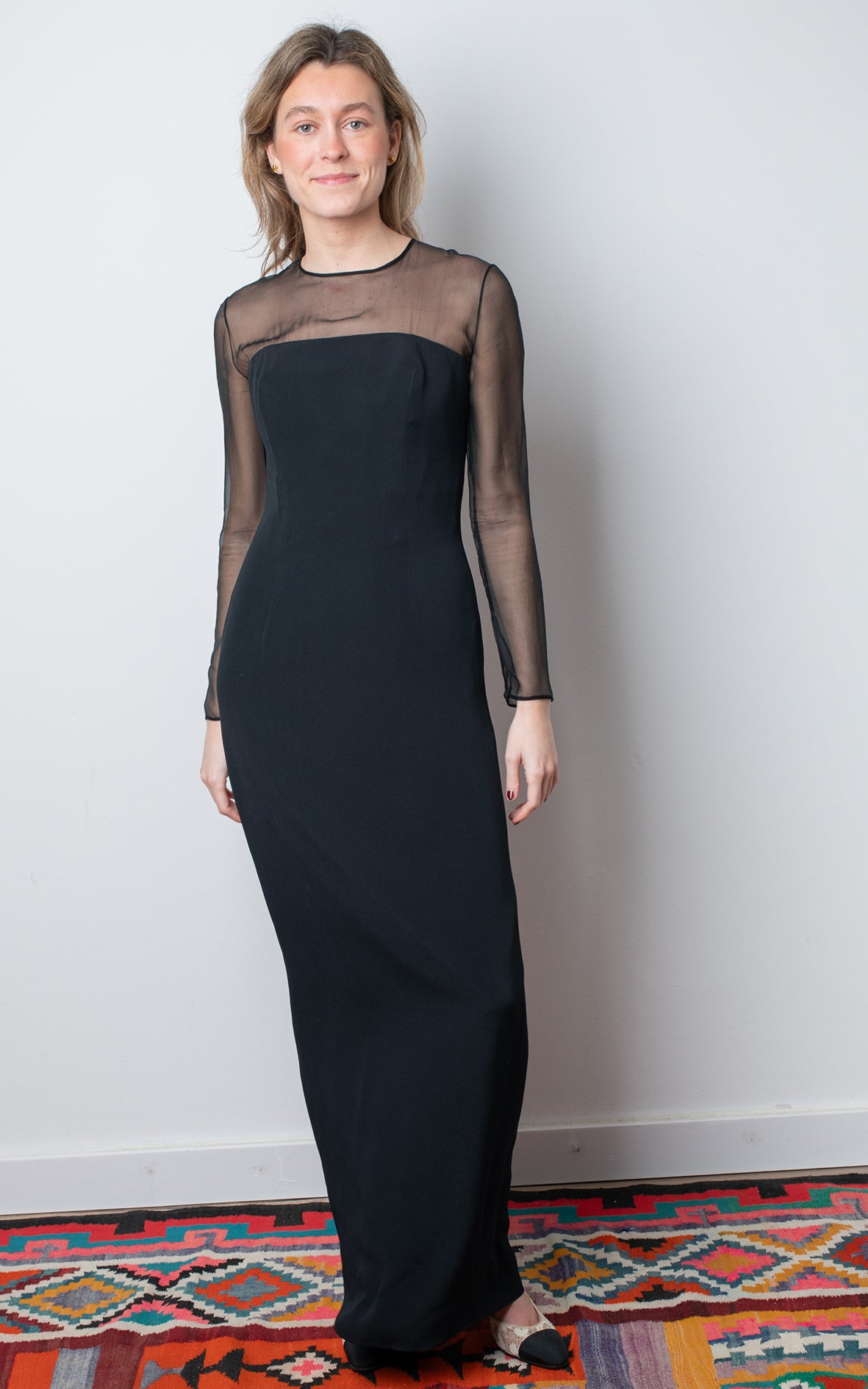 Vestido negro con gasa