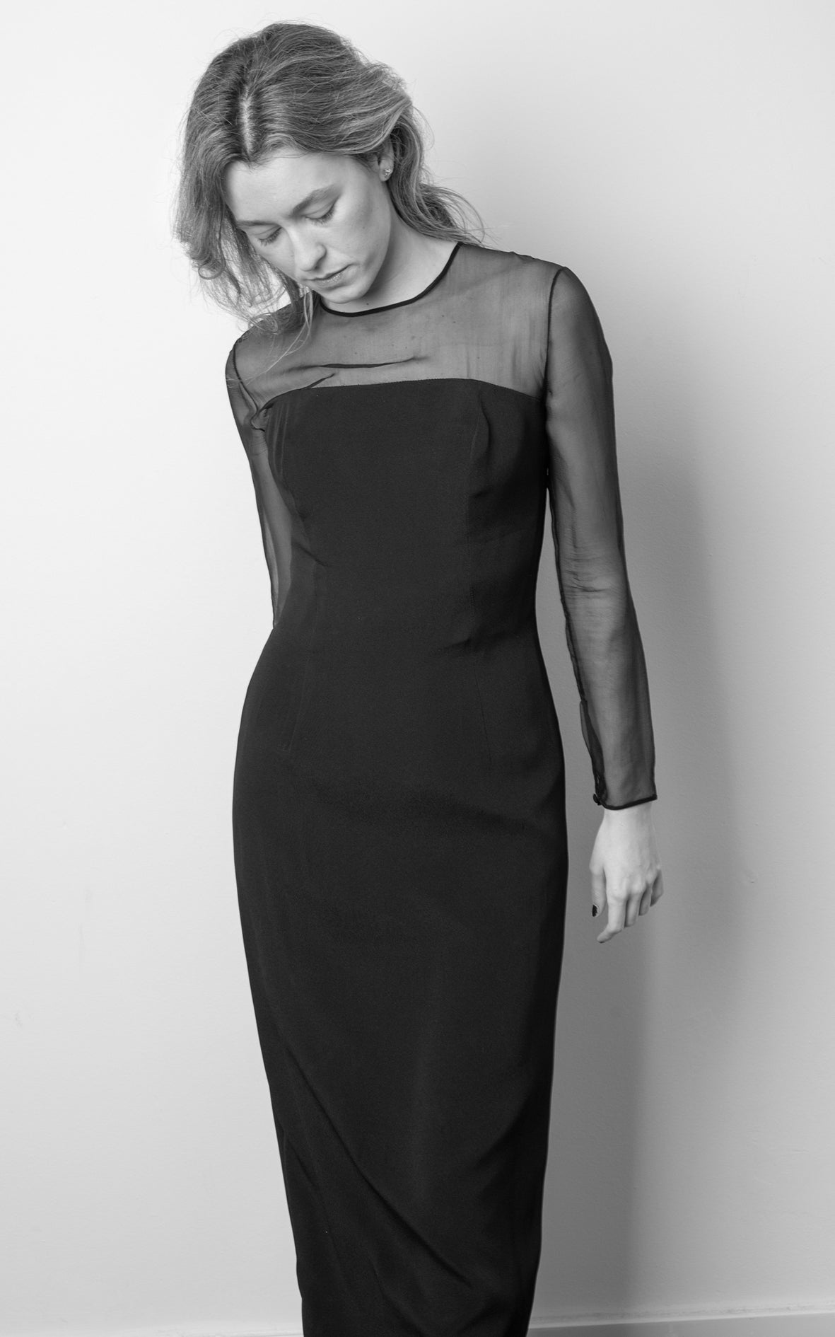 Vestido negro con gasa