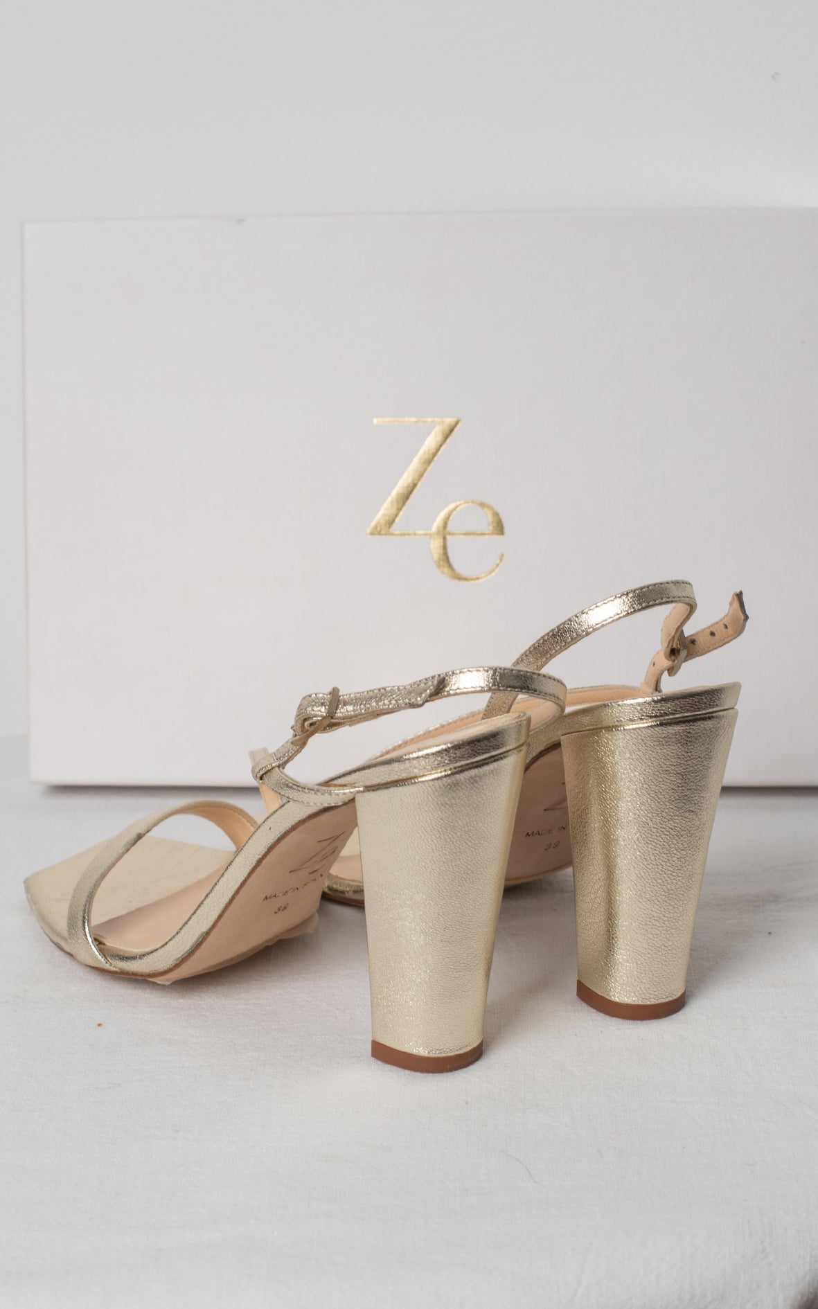 Sandalias dorados