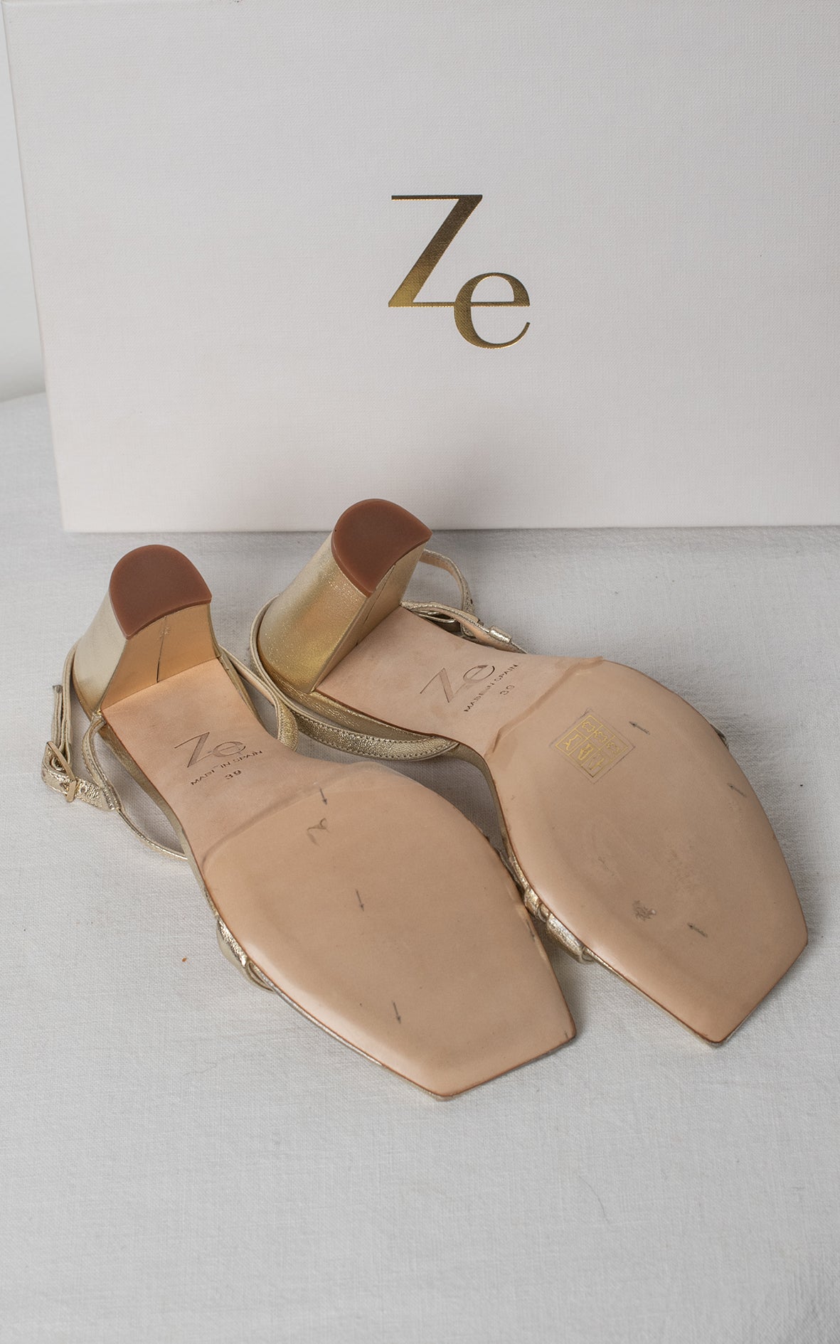 Sandalias dorados