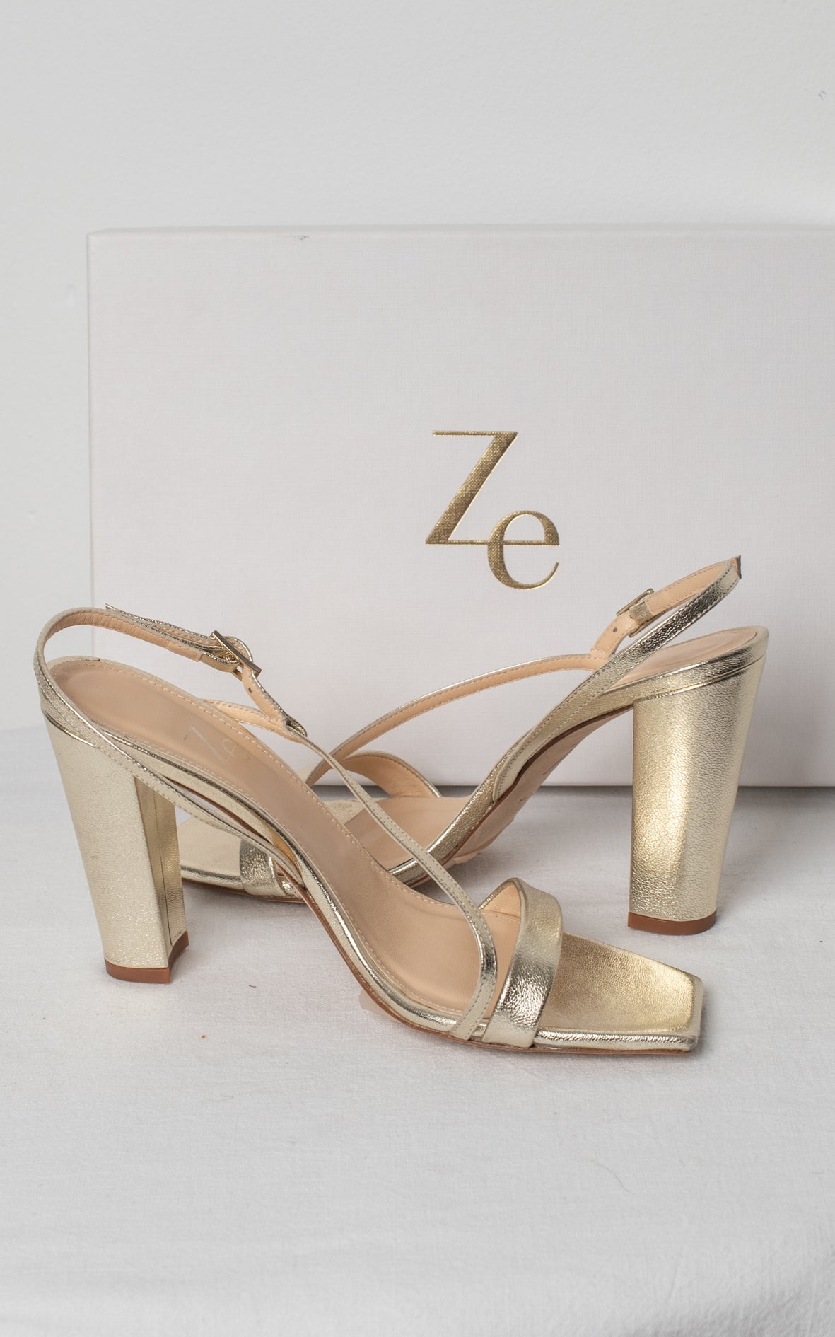 Sandalias dorados