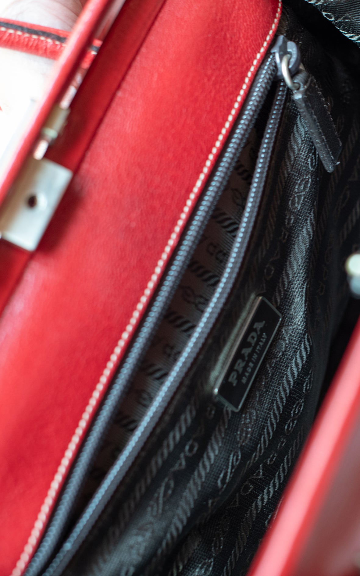Bolso rojo de piel