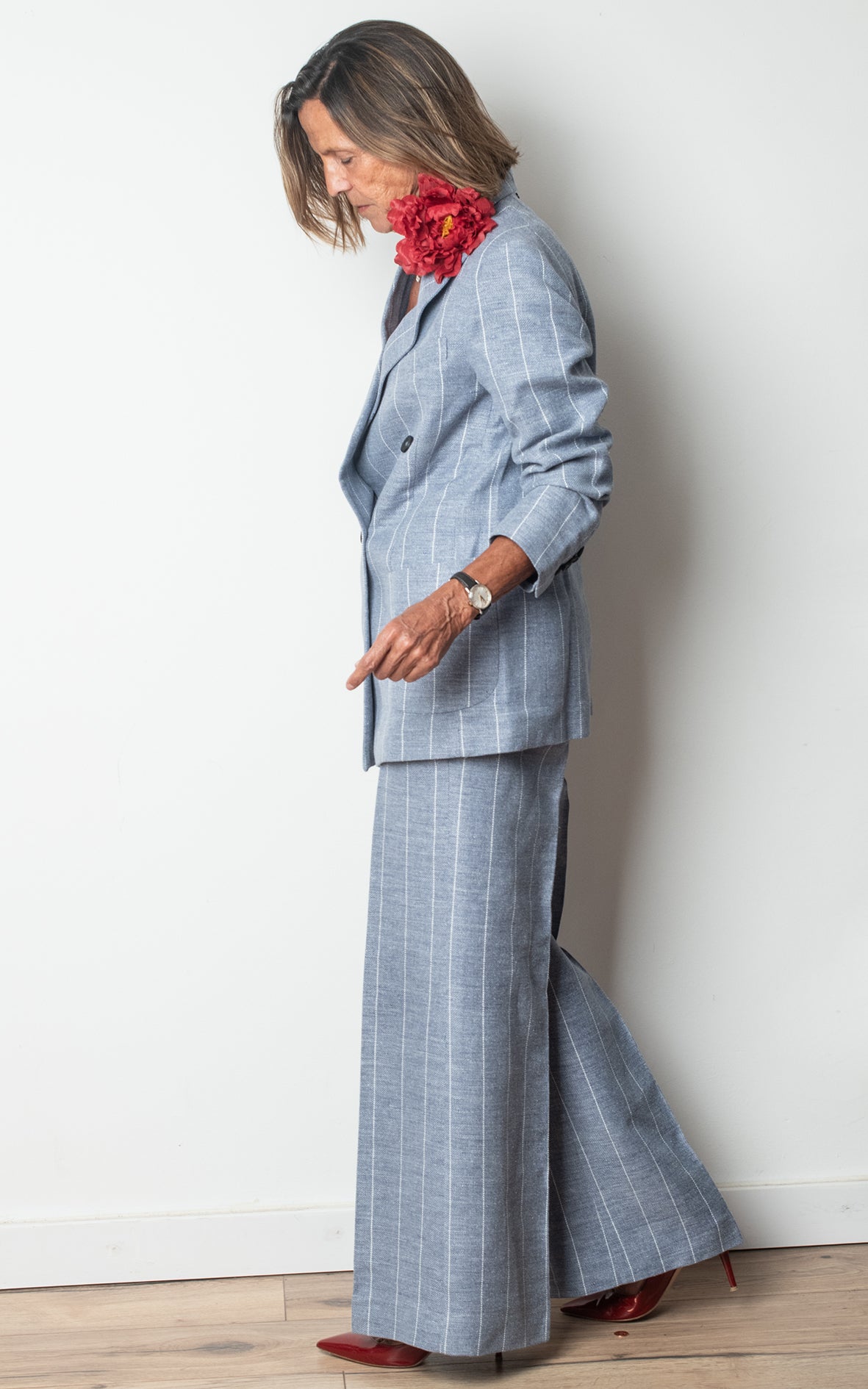 Traje de rayas azul