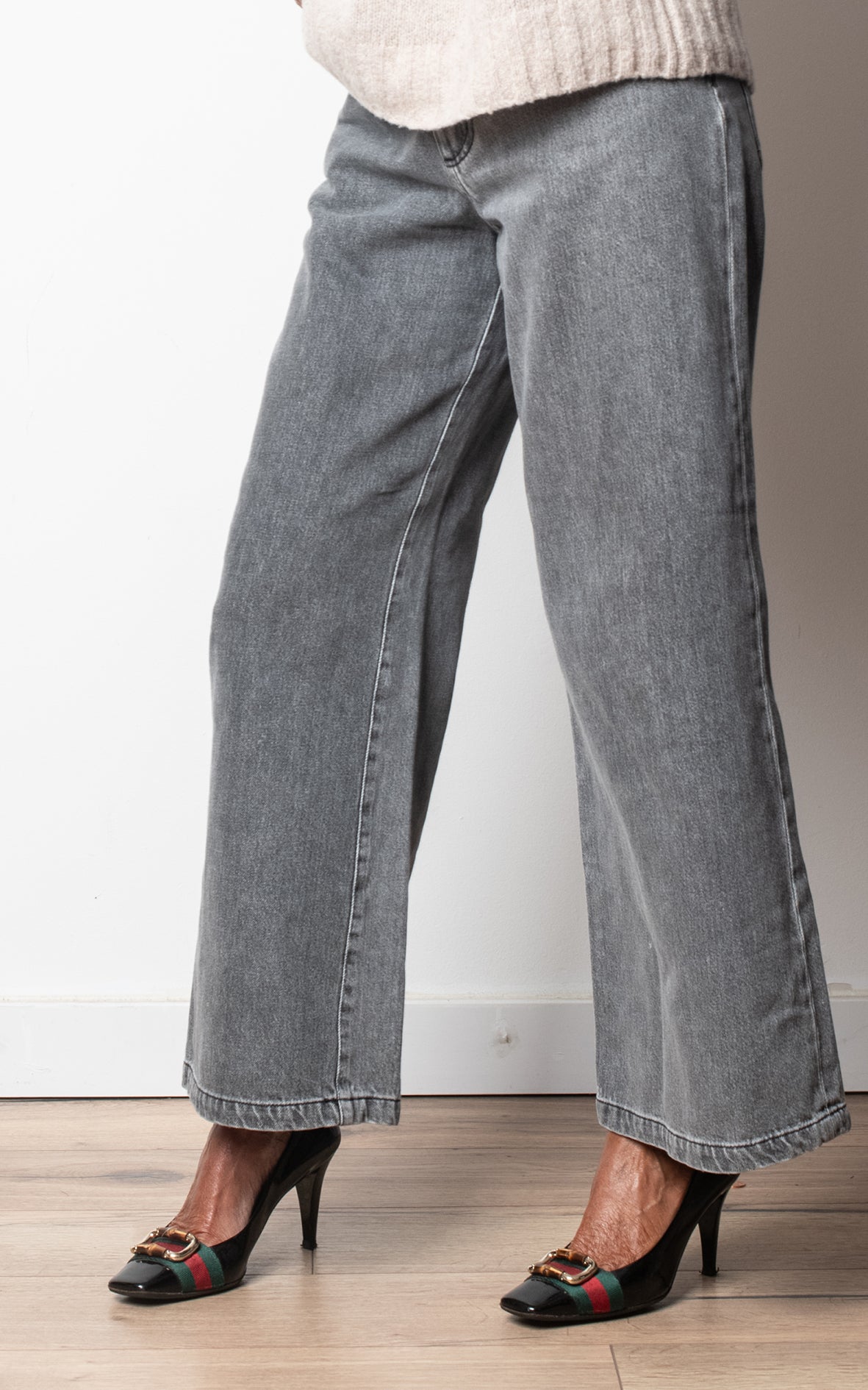 Pantalón gris ancho