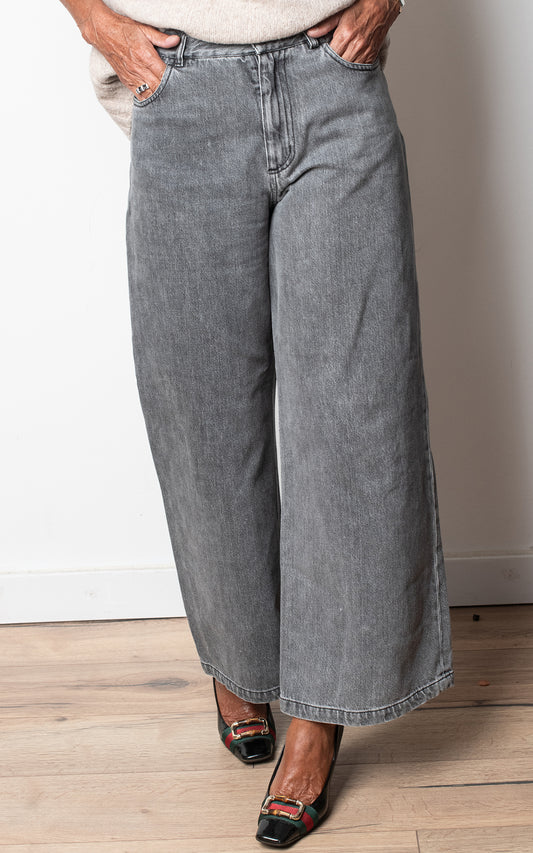 Pantalón gris ancho