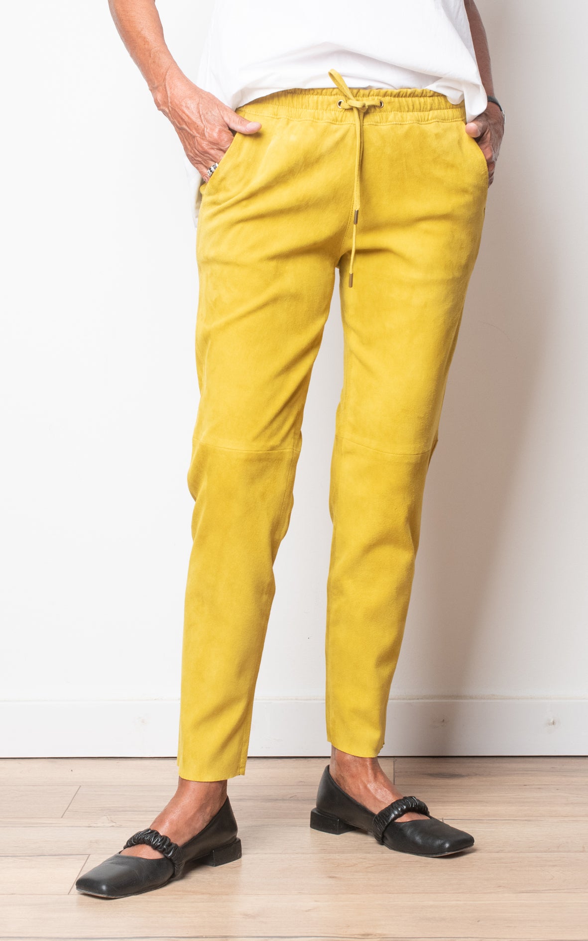 Pantalones mostaza de piel