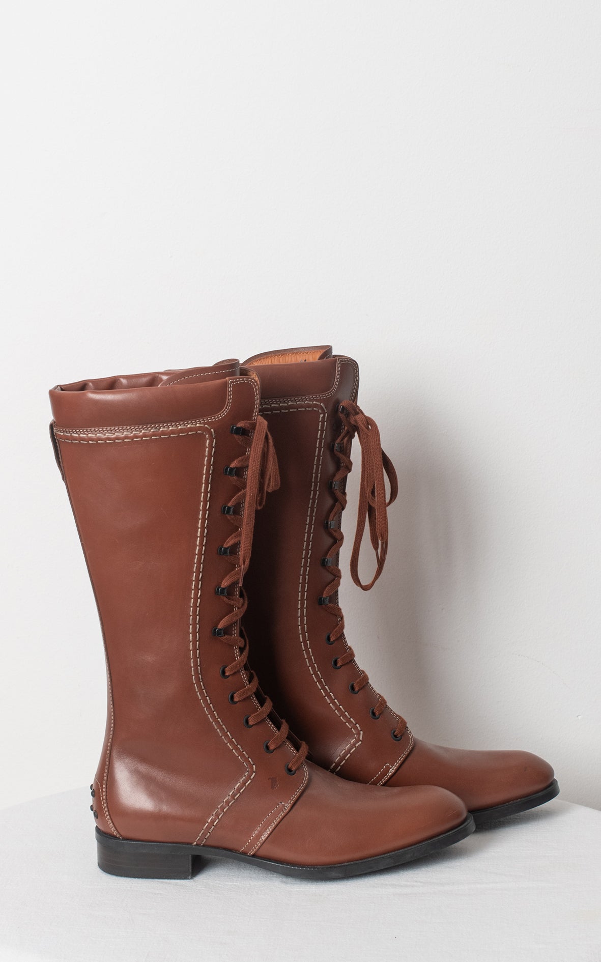 Botas altas de cordones