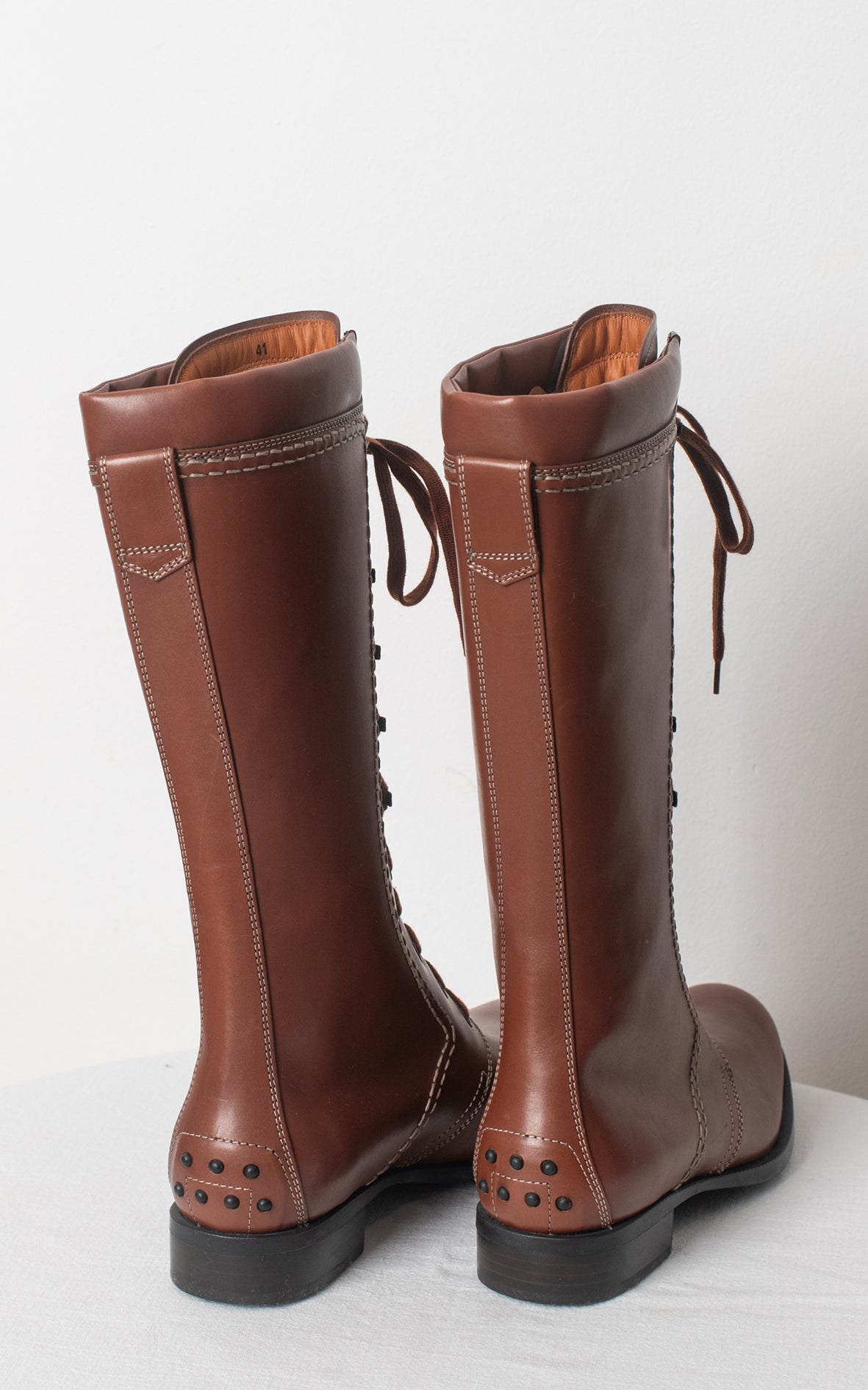 Botas altas de cordones