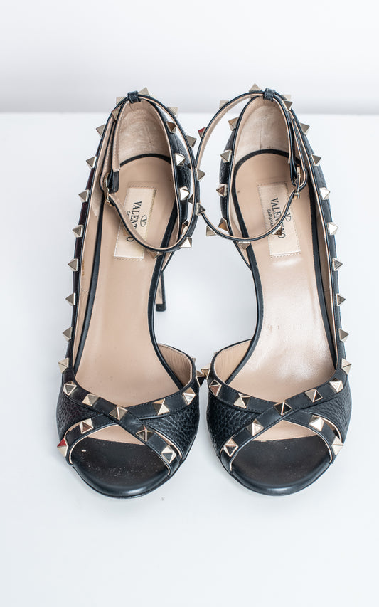 Tacones valentino negros con tachuelas