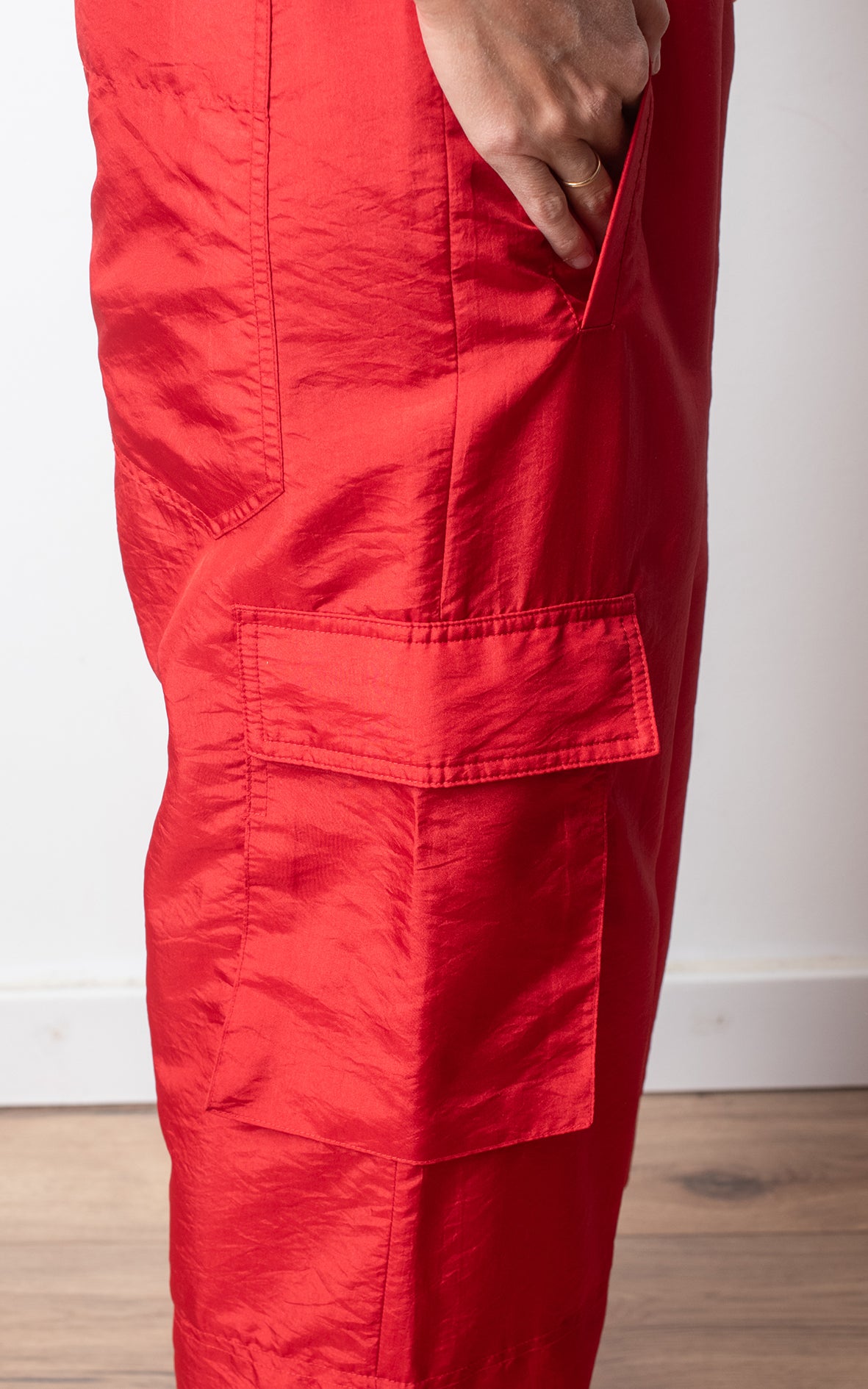 Pantalones rojos bombachos